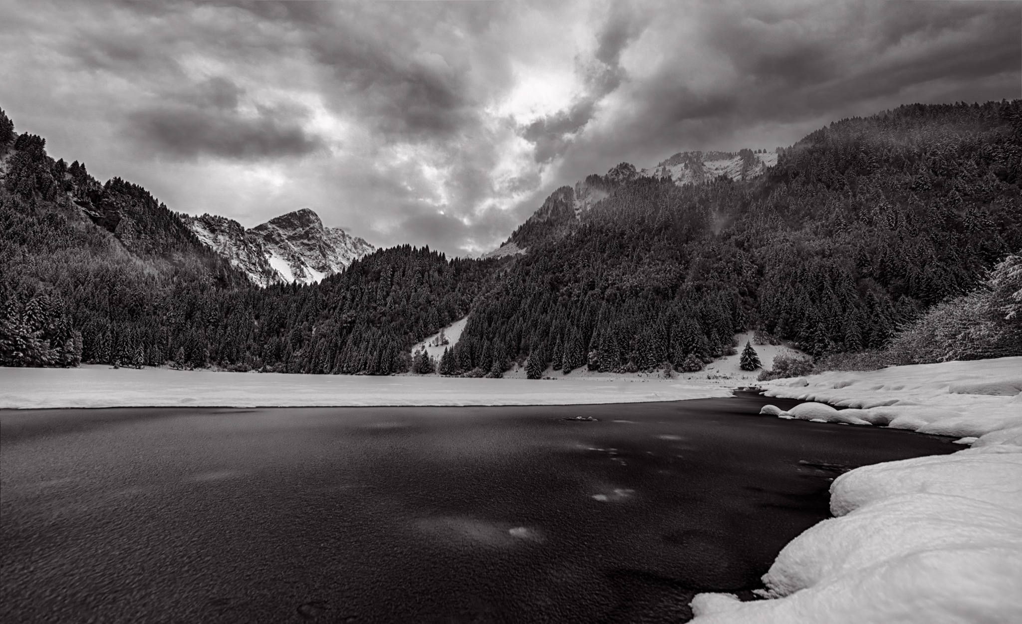  The Peak Hidden Lake 