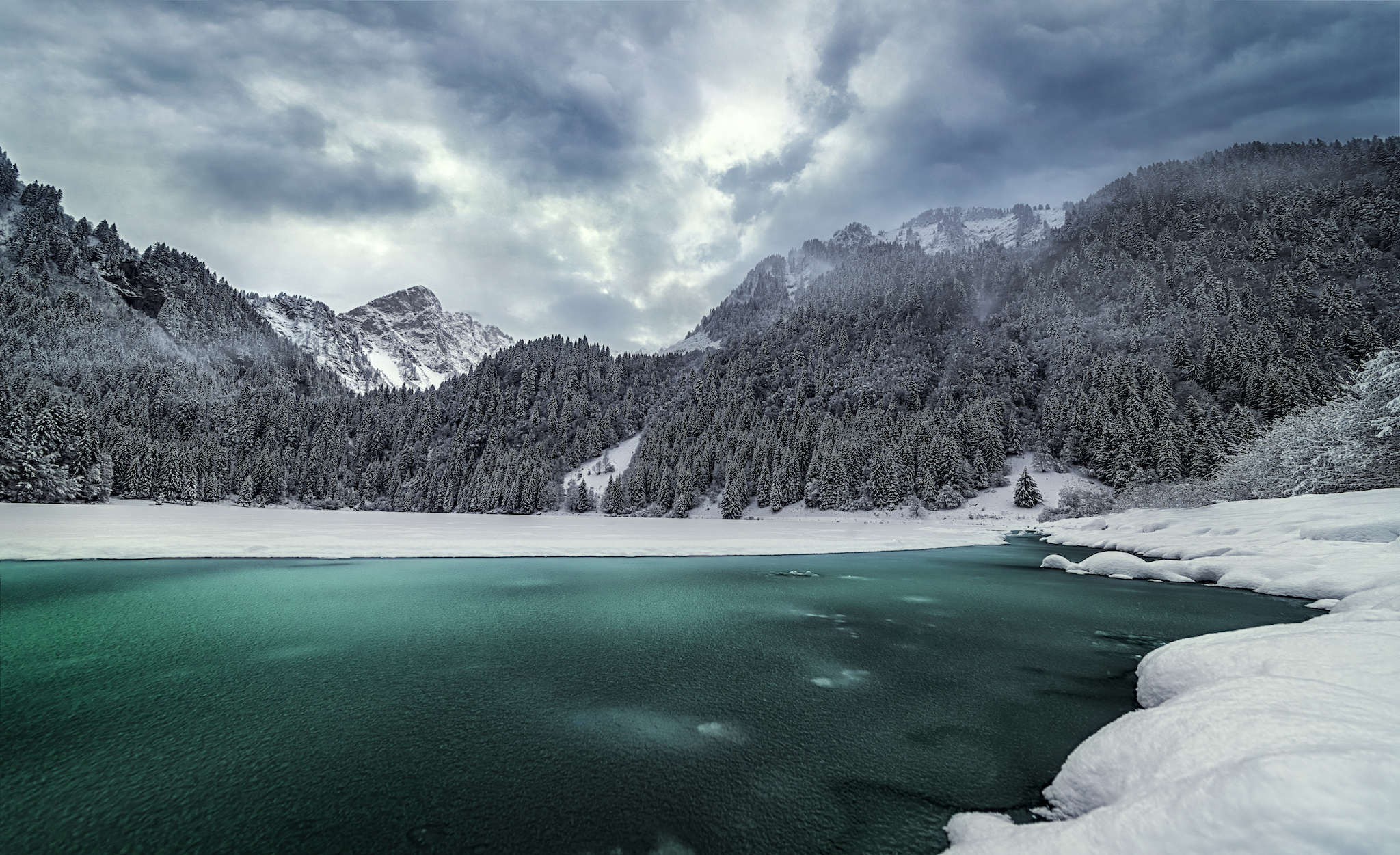  The Peak Hidden Lake 